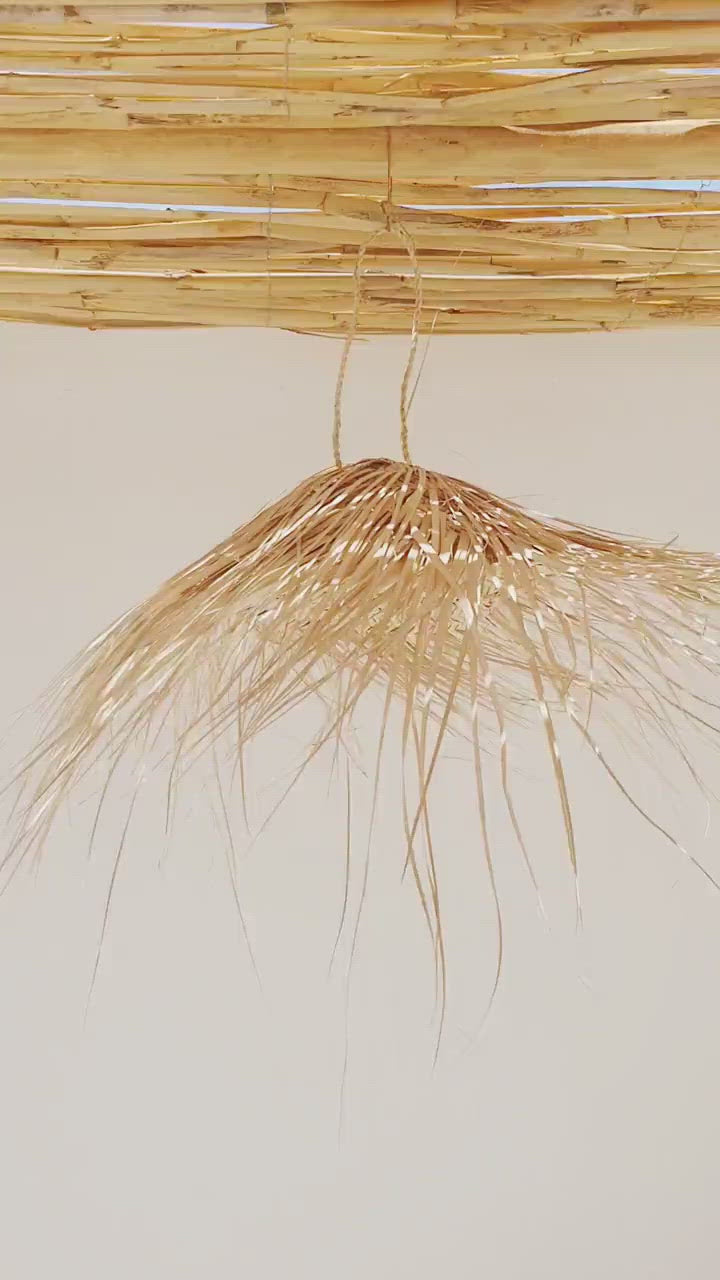 Lampe osier suspension raphia rotin chambre salon décoration intérieur bohème artisanat marocain palmier tressé boho