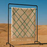 Tapis Berbere Marocain sur mesure et lignes vert d'eau